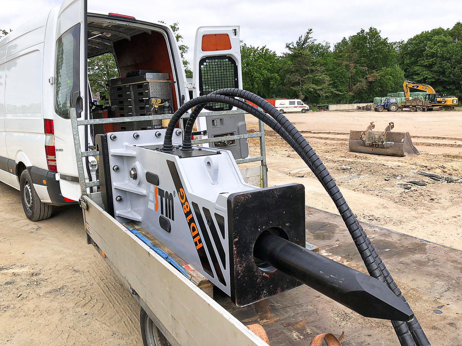 Delivery of HD18G to demolition contractor in Belgium